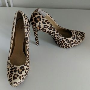 Kelsi Dager leapord high heels.